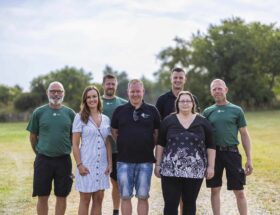 Priser på lægning af træterrasse – hvad koster det egentlig?