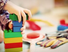 Fastnøglen fra Mamamemo: En bæredygtig og sjov tilføjelse til børnenes legetøjssamling