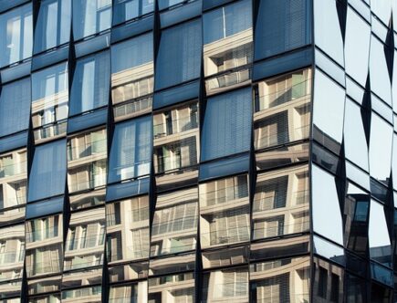 Sådan vælger du de rigtige vinduer og døre til dit hjem