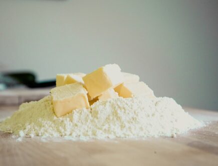 Satakes Støbejernspande: En Tidsmaskine til Madlavningens Guldalder