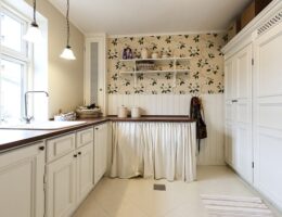 Sådan integrerer du din møbelhund i din indretning