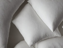 Sådan undgår du nakke- og rygsmerter med den rigtige hovedpude